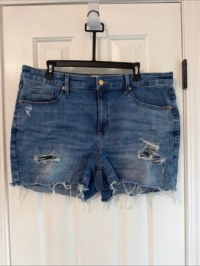 Universal Thread Distressed Blue Denim Women’s Shorts